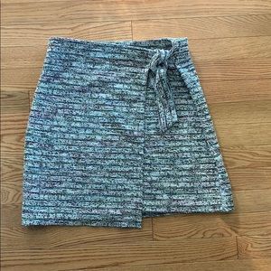 Pull-on knotted wrapped skirt